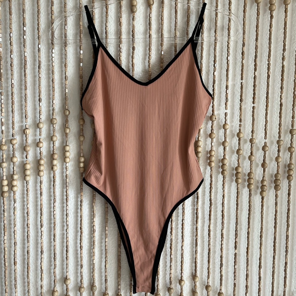 NWOT Ribbed Nude Pink Black Stretch Layering Bodysuit Onesie Work Contemporary
